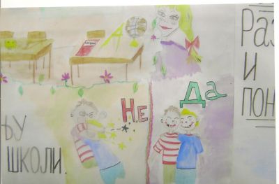 Tavla i skolkorridoren. Slåss? Nej! - Vara vänner? Ja!